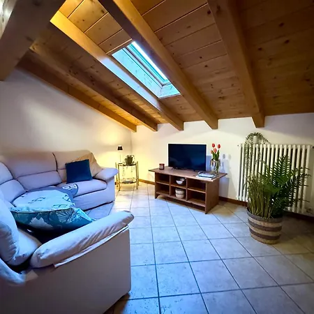 Apartament Casa Lucrezia By Gottschalk Colico